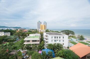 The Esplanade: 3 Bedroom Condo with Sea View