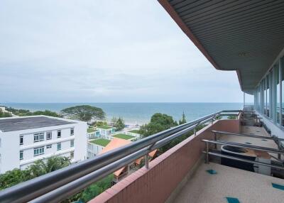 The Esplanade: 3 Bedroom Condo with Sea View