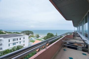 The Esplanade: 3 Bedroom Condo with Sea View