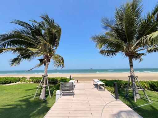 Malibu: 2 Bedroom Beachfront Condo