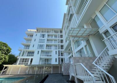 Malibu: 2 Bedroom Beachfront Condo