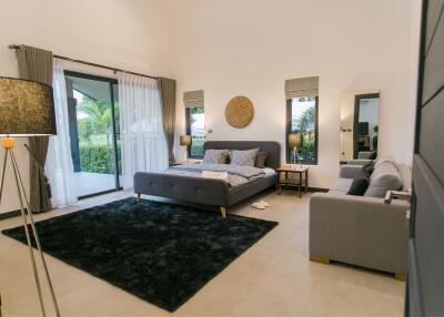 Sanctuary Lakes - New Development: 4 Bedroom Pool Villa