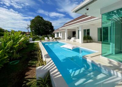 Woodlands: Freehold 4 Bedroom Pool Villa