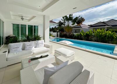 Woodlands: Freehold 4 Bedroom Pool Villa