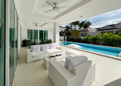 Woodlands: Freehold 4 Bedroom Pool Villa