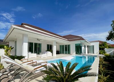 Woodlands: Freehold 4 Bedroom Pool Villa