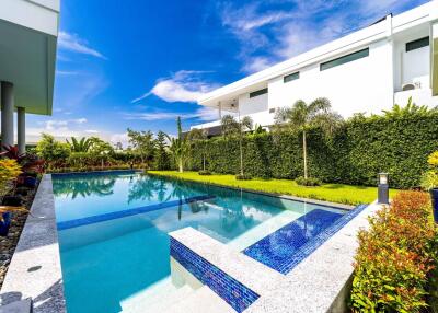 Luxury Modern 6 Bed Private Pool Villa