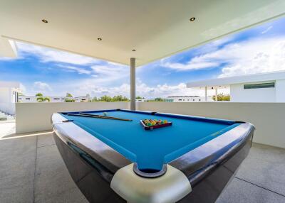 Luxury Modern 6 Bed Private Pool Villa