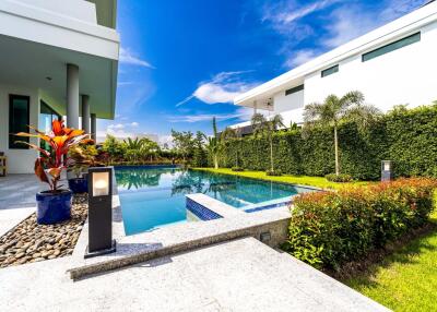 Luxury Modern 6 Bed Private Pool Villa