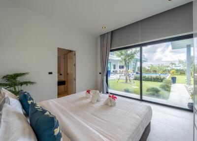 Luxury Modern 6 Bed Private Pool Villa