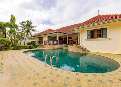 3 Bedroom Pool Villa in Great Location