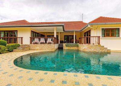 3 Bedroom Pool Villa in Great Location