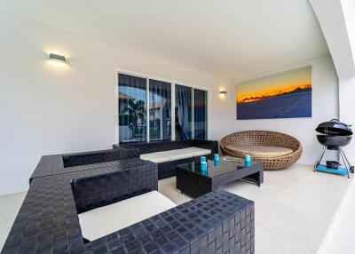 Modern 4 Bedroom Pool Villa in Good Location