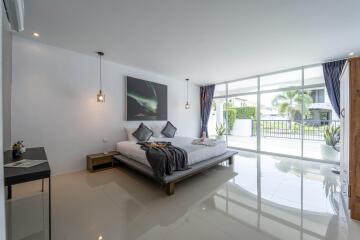 Modern 4 Bedroom Pool Villa in Good Location