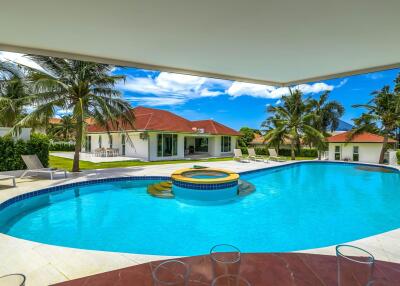 Private 6 Bedroom Pool Villa