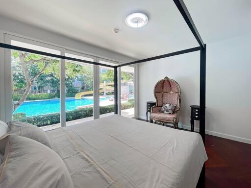 Baan Saechuan: 4 Bedroom Beachfront Condo