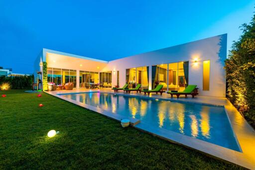 Modern Tropical 4 Bedroom Pool Villa