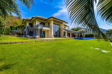 Luxury Mansion On Black Mountain Golf Course