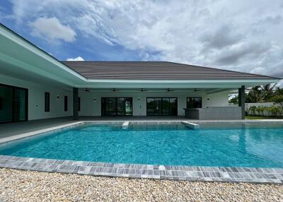 Modern 4 Bed Pool Villa on Large Land Plot