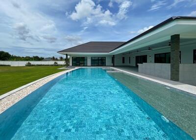 Modern 4 Bed Pool Villa on Large Land Plot