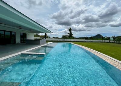 Modern 4 Bed Pool Villa on Large Land Plot