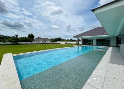 Modern 4 Bed Pool Villa on Large Land Plot