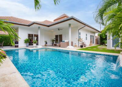 Mali Prestige: 3 Bedroom Pool Villa