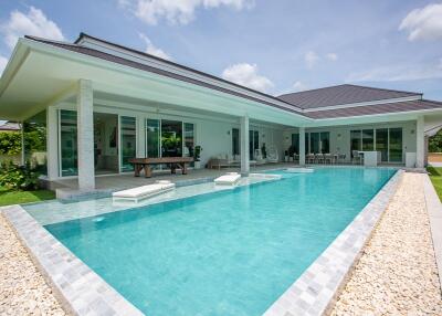 Palm Hills: Luxury 4 Bedroom Pool Villa