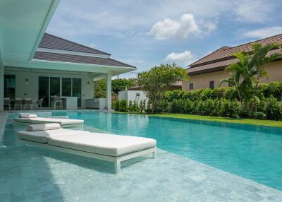Palm Hills: Luxury 4 Bedroom Pool Villa