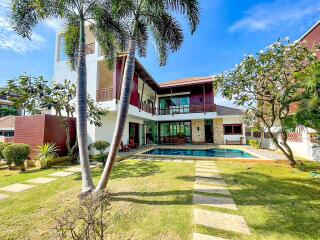 4 Bed Pool Villa, 200m from Dolphin Bay Beach