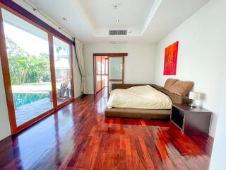 4 Bed Pool Villa, 200m from Dolphin Bay Beach