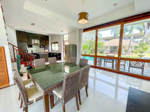 4 Bed Pool Villa, 200m from Dolphin Bay Beach