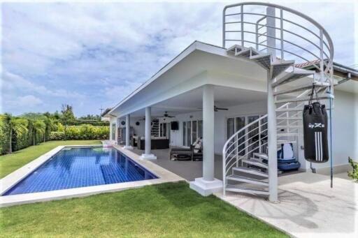 Mali Residence: 3 Bedroom Pool Villa