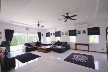 Mali Residence: 3 Bedroom Pool Villa