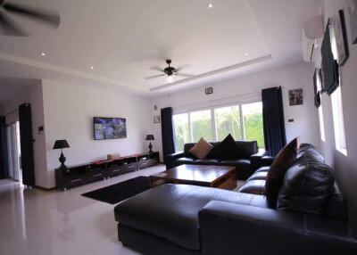 Mali Residence: 3 Bedroom Pool Villa