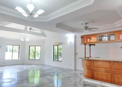 5 Bed Pool Villa located in Nong Palai East Pattaya