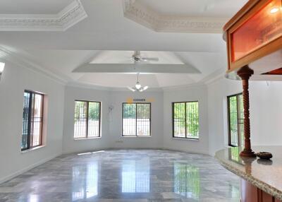 5 Bed Pool Villa located in Nong Palai East Pattaya