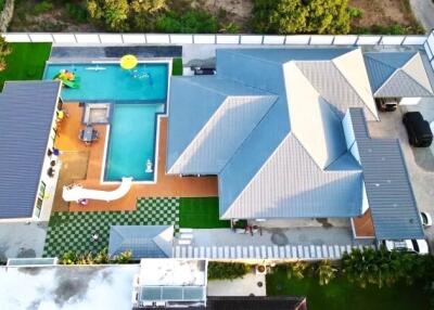 Luxury pool villa on big Landplot for sale