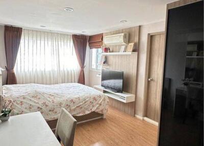 2-BR Condo at Petch 9 Tower near BTS Ratchathewi