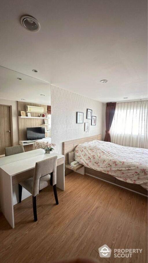 2-BR Condo at Petch 9 Tower near BTS Ratchathewi