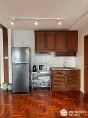 2-BR Apt. near BTS Ekkamai