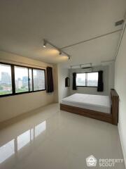 2-BR Apt. near BTS Ekkamai