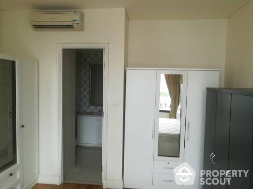 1-BR Condo at Aguston Sukhumvit 22 near MRT Queen Sirikit National Convention Centre