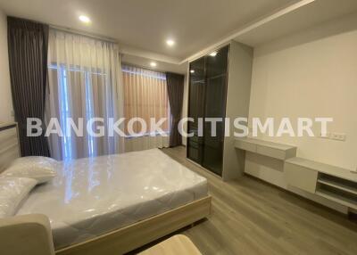 Condo at SOHO Bangkok Ratchada for rent