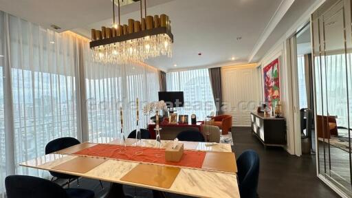 3 Bedrooms Condo on High Floor For Sale at LAVIQ Sukhumvit 57