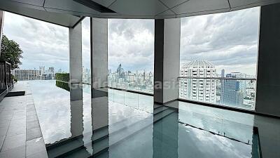 3 Bedrooms Condo on High Floor For Sale at LAVIQ Sukhumvit 57