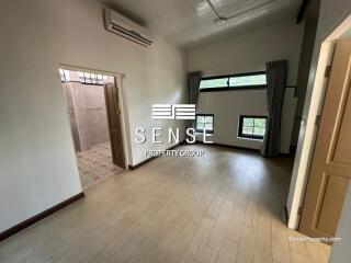 Spacious private house for rent in Thonglo