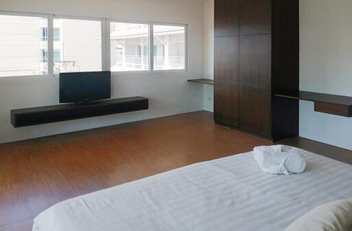 Baan Klang: 2 Bedroom Condo