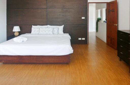 Baan Klang: 2 Bedroom Condo
