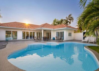 Orchid Paradise: Modern 4 Bedroom Pool Villa